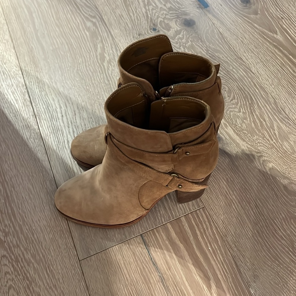 Boots - Picture 2 of 3